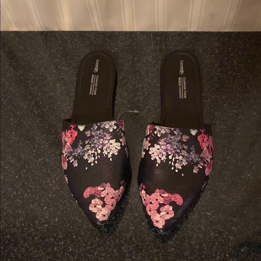 NWOT Size 10 Floral Mules